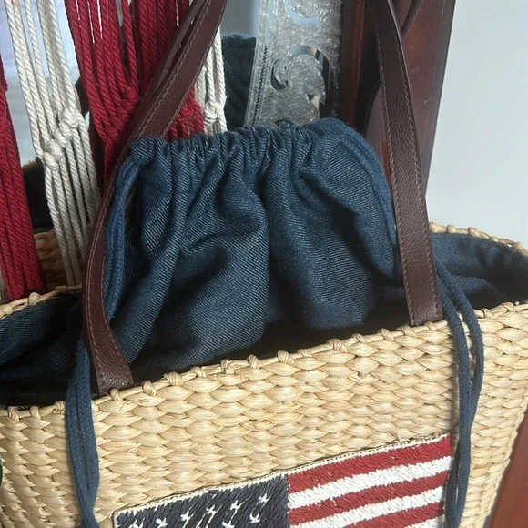 Straw Flag Tote - Picture 5 of 7